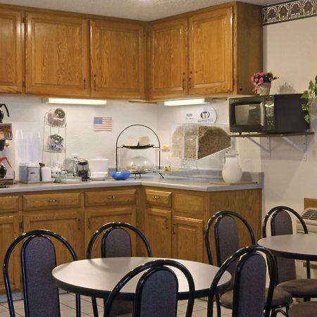 Super 8 By Wyndham Aransas Pass Hotel Restaurant photo