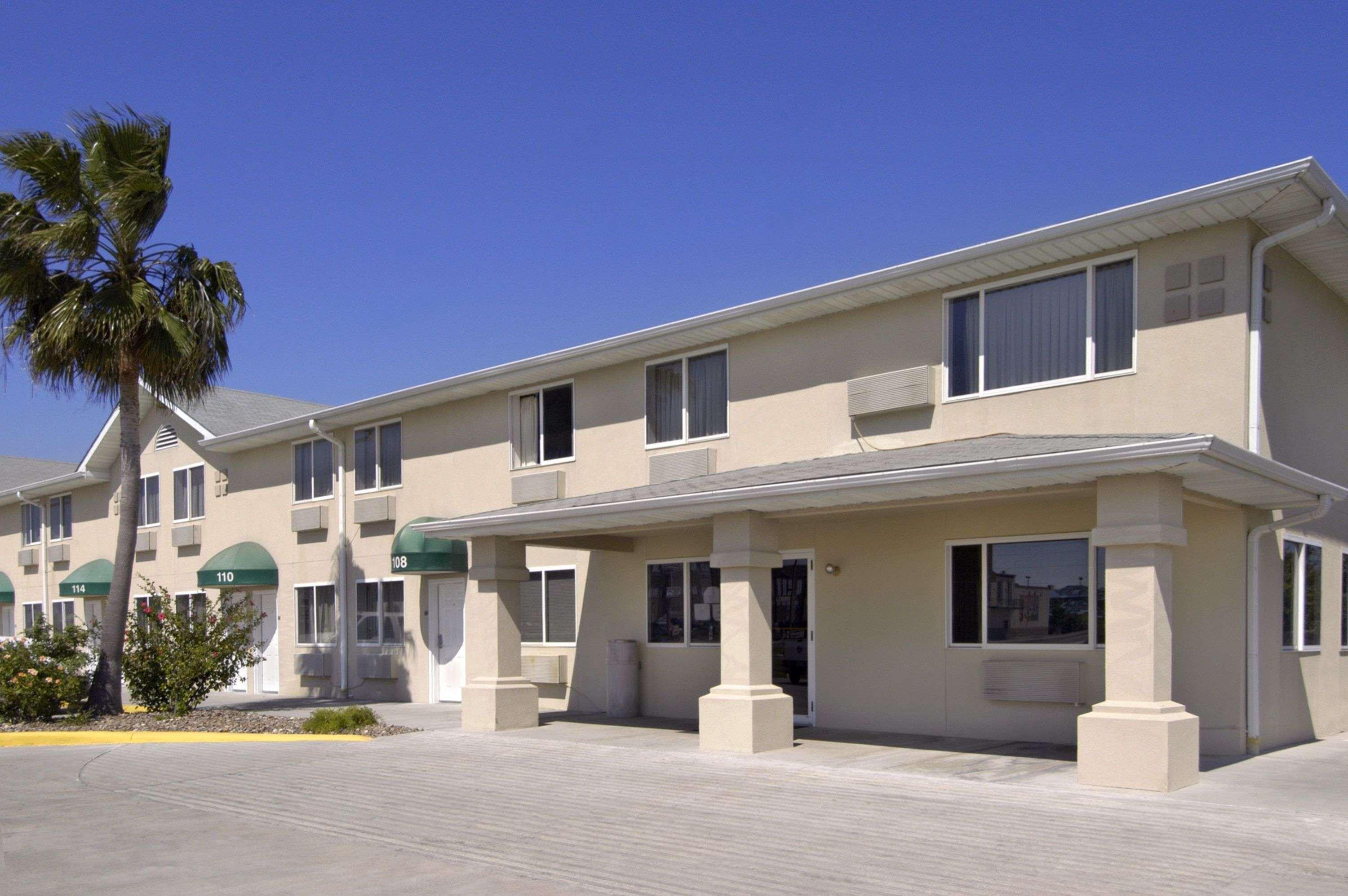 Super 8 By Wyndham Aransas Pass Hotel Exterior photo